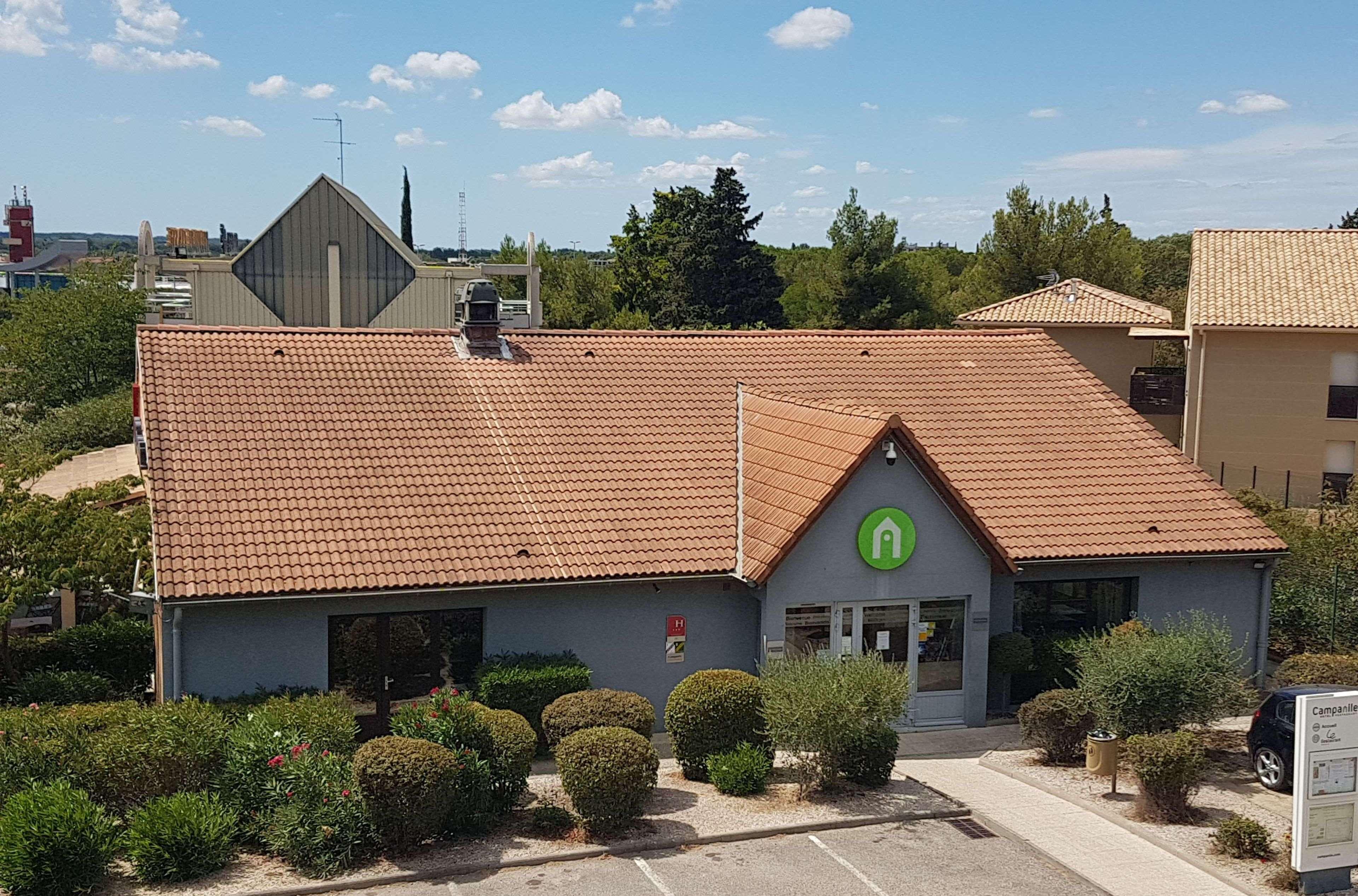 Campanile Salon-De-Provence Hotel Exterior photo